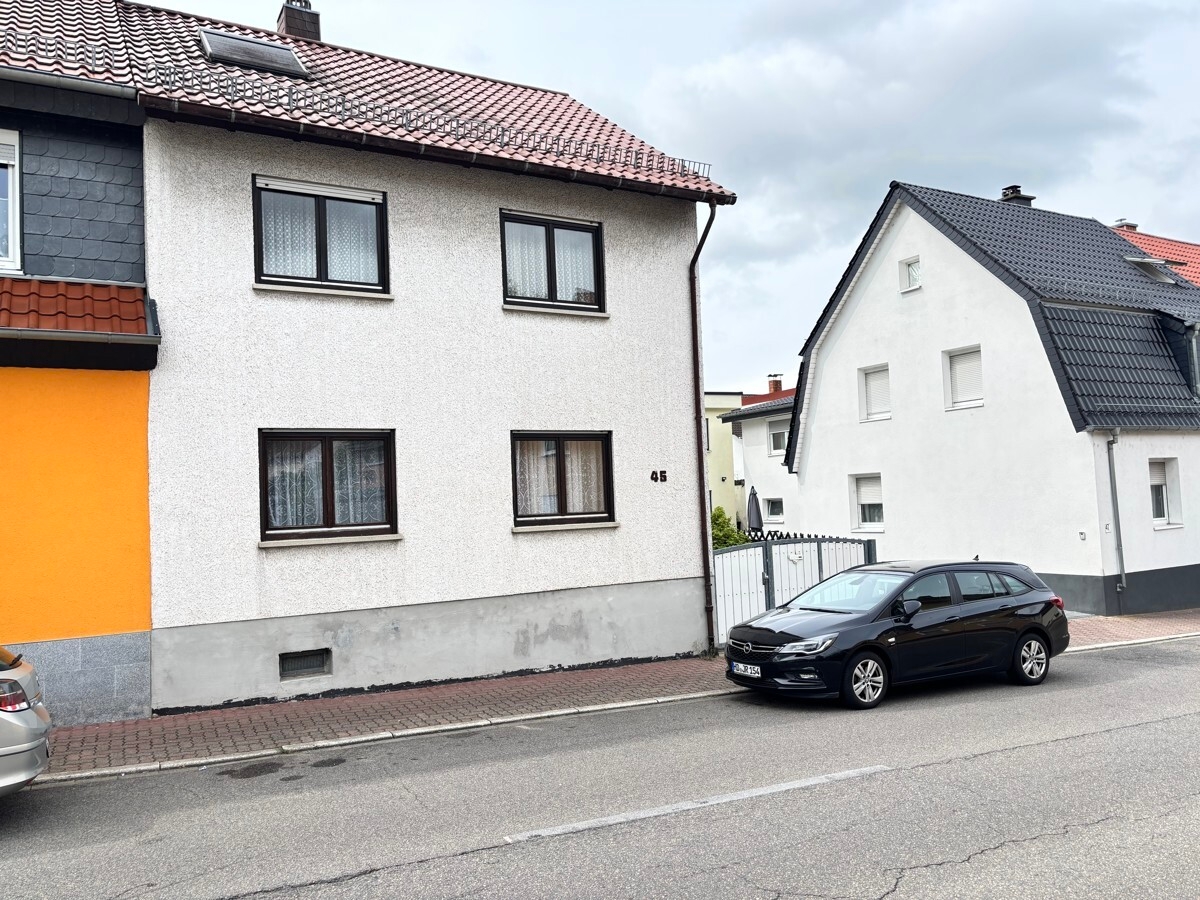Mehr über den Artikel erfahren Einfamilienhaus mit Bebauungsmöglichkeit in 2. Reihe