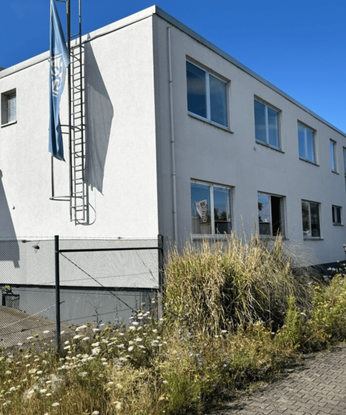 Logistikfläche mit Büro und Lagerhalle